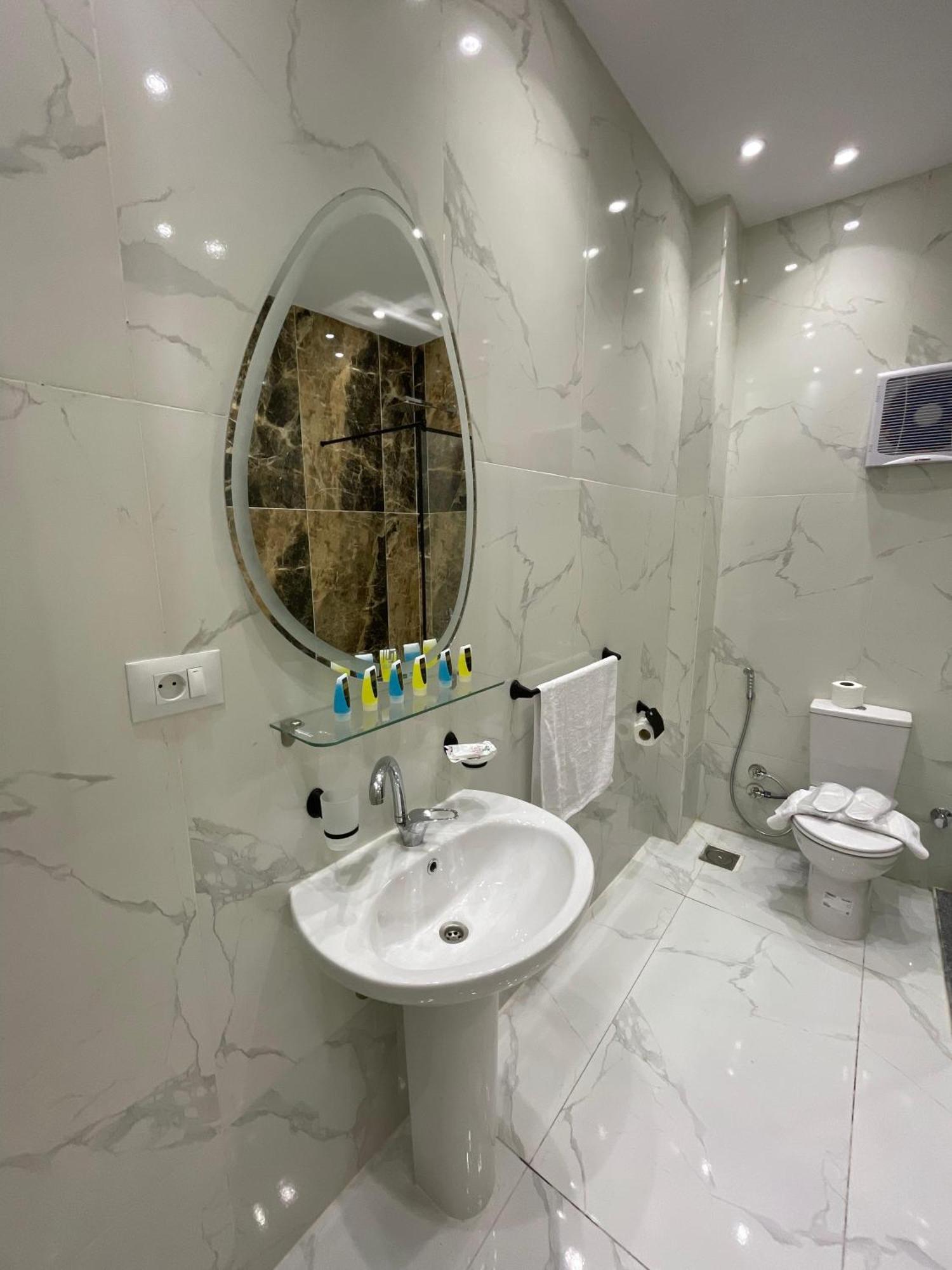 New Glamour Pyramids Hotel Kafrat al Jabal Exterior photo