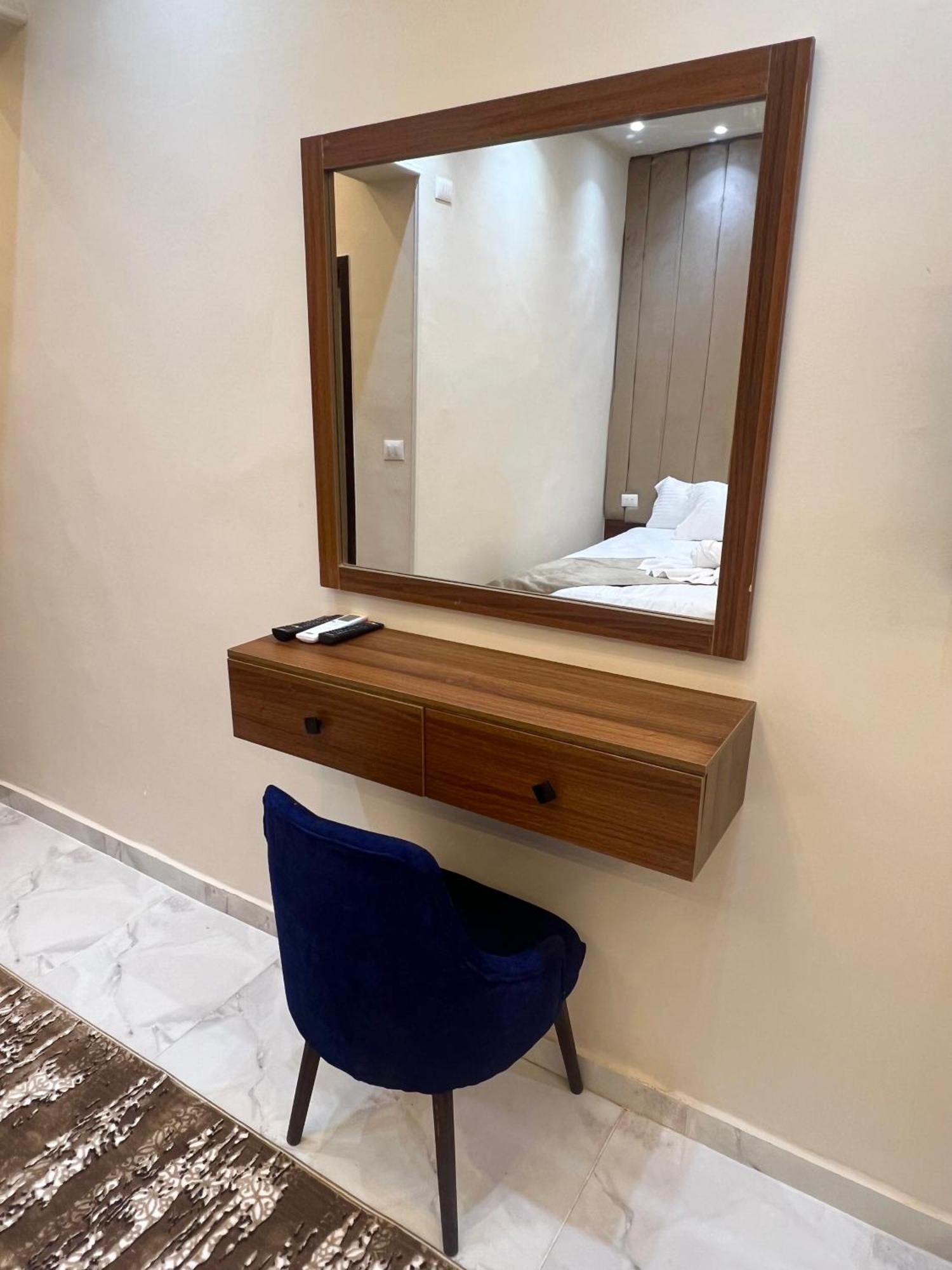 New Glamour Pyramids Hotel Kafrat al Jabal Exterior photo