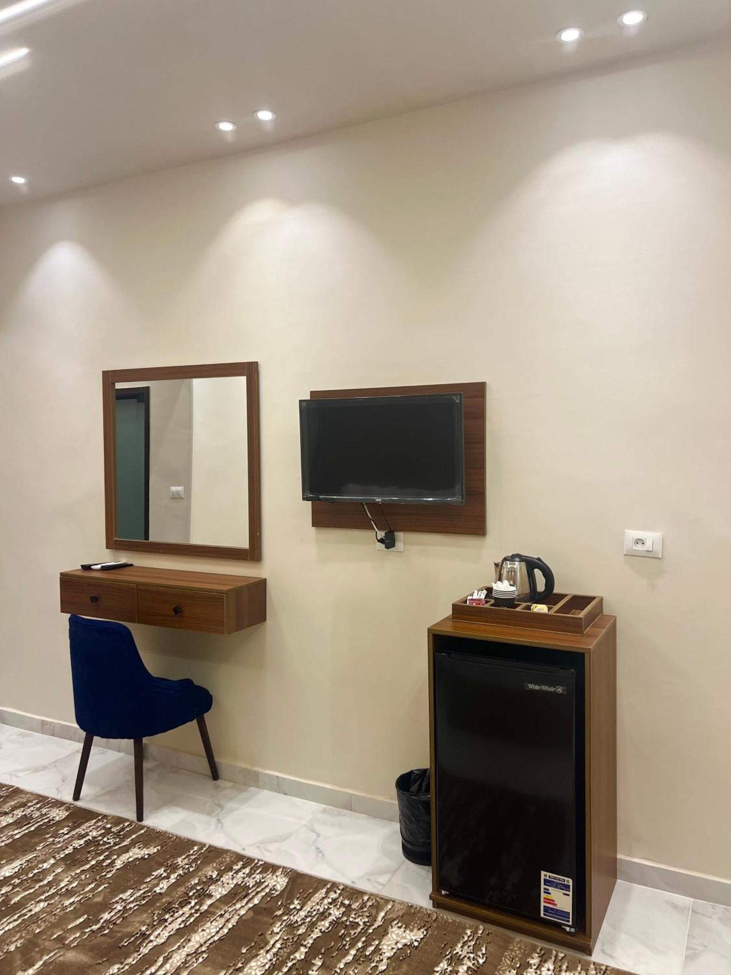New Glamour Pyramids Hotel Kafrat al Jabal Exterior photo