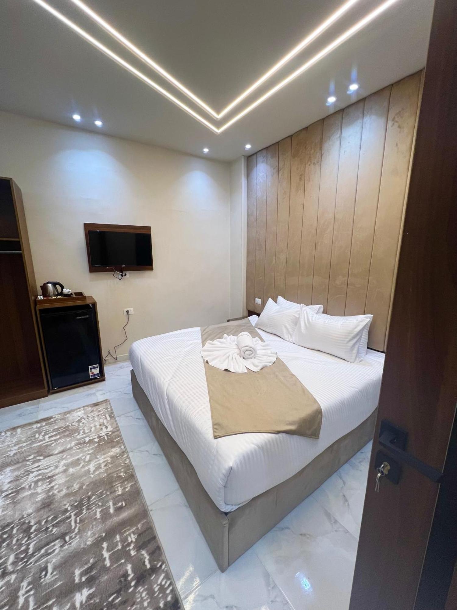New Glamour Pyramids Hotel Kafrat al Jabal Exterior photo